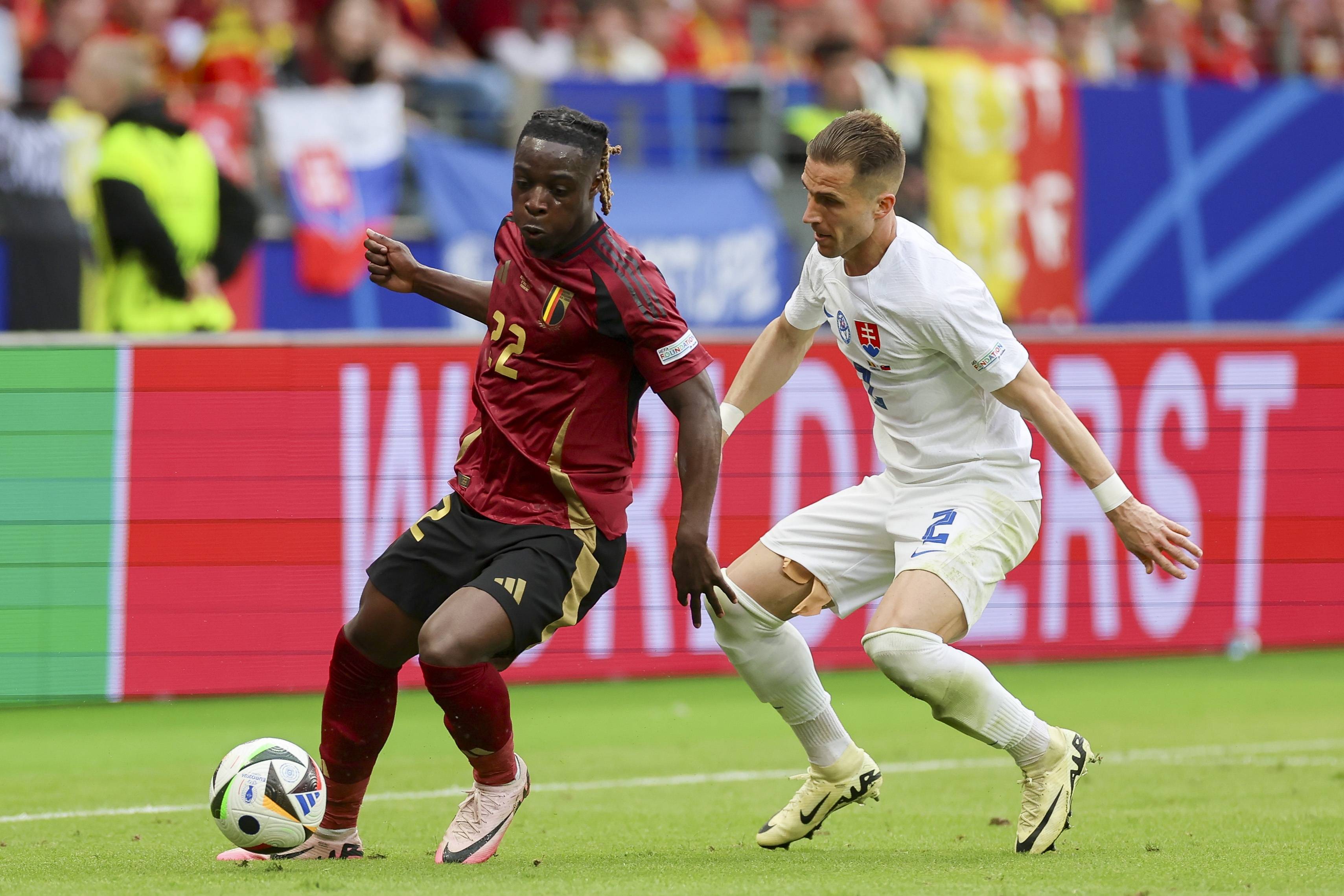 德国杯清晨再迎强敌，罗马手感冰凉，主帅态度：话题不断，训练强度明显提升 