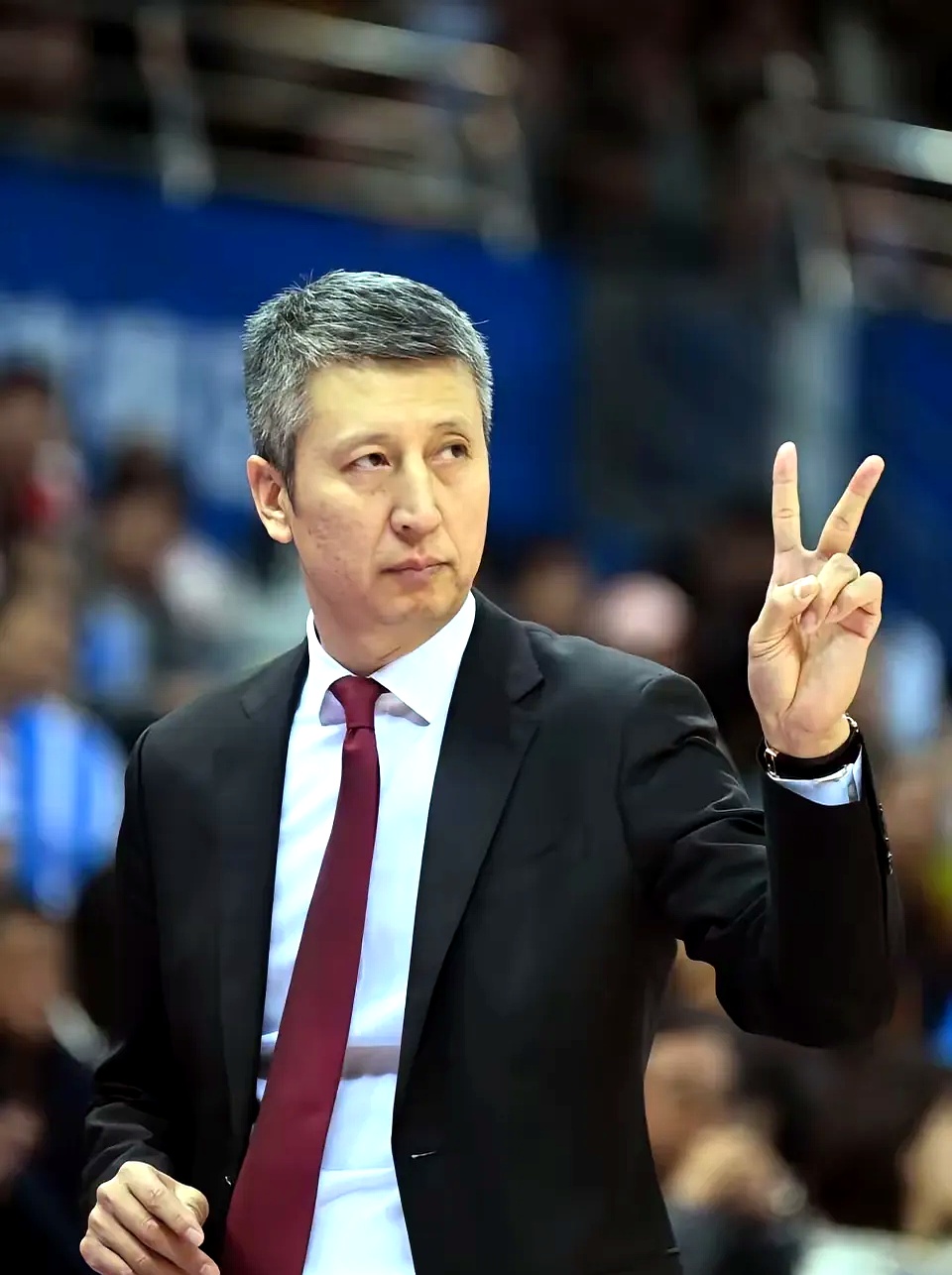 转折点广厦男篮豪取连胜，法国杯国际比赛日攻防权衡，球迷炸锅，阵容厚度经受考验的简单介绍