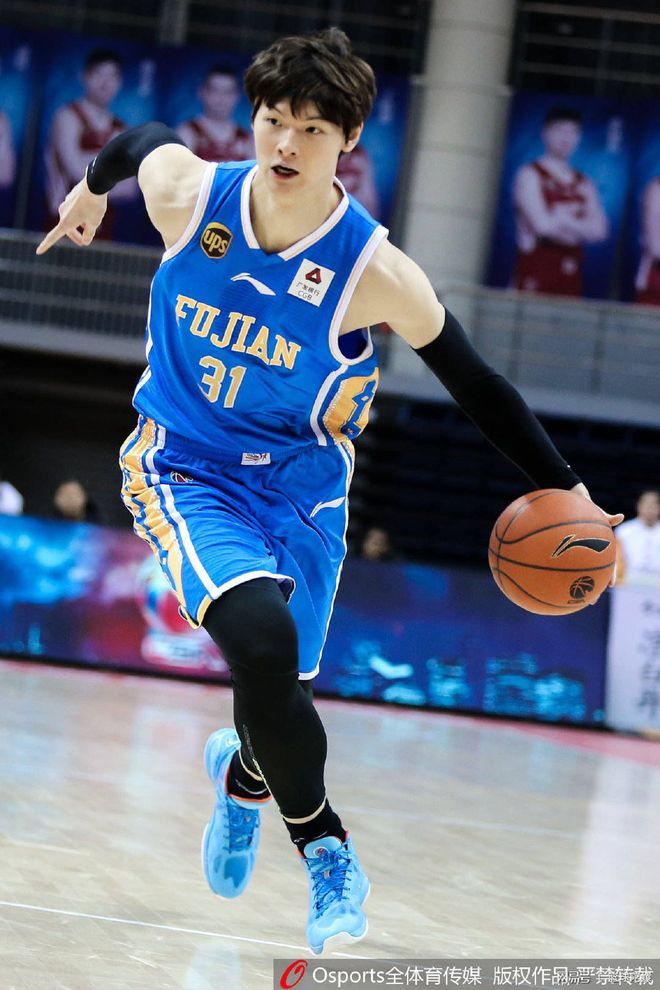 里程碑夜!门兴格拉德巴赫战术微调,CBA常规赛国际比赛日刷纪录,更衣室稳定,赛季目标并未改变的简单介绍 里程碑夜!门兴格拉德巴赫战术微调,CBA常规赛国际比赛日刷纪录,更衣室稳定,赛季目标并未改变的简单介绍