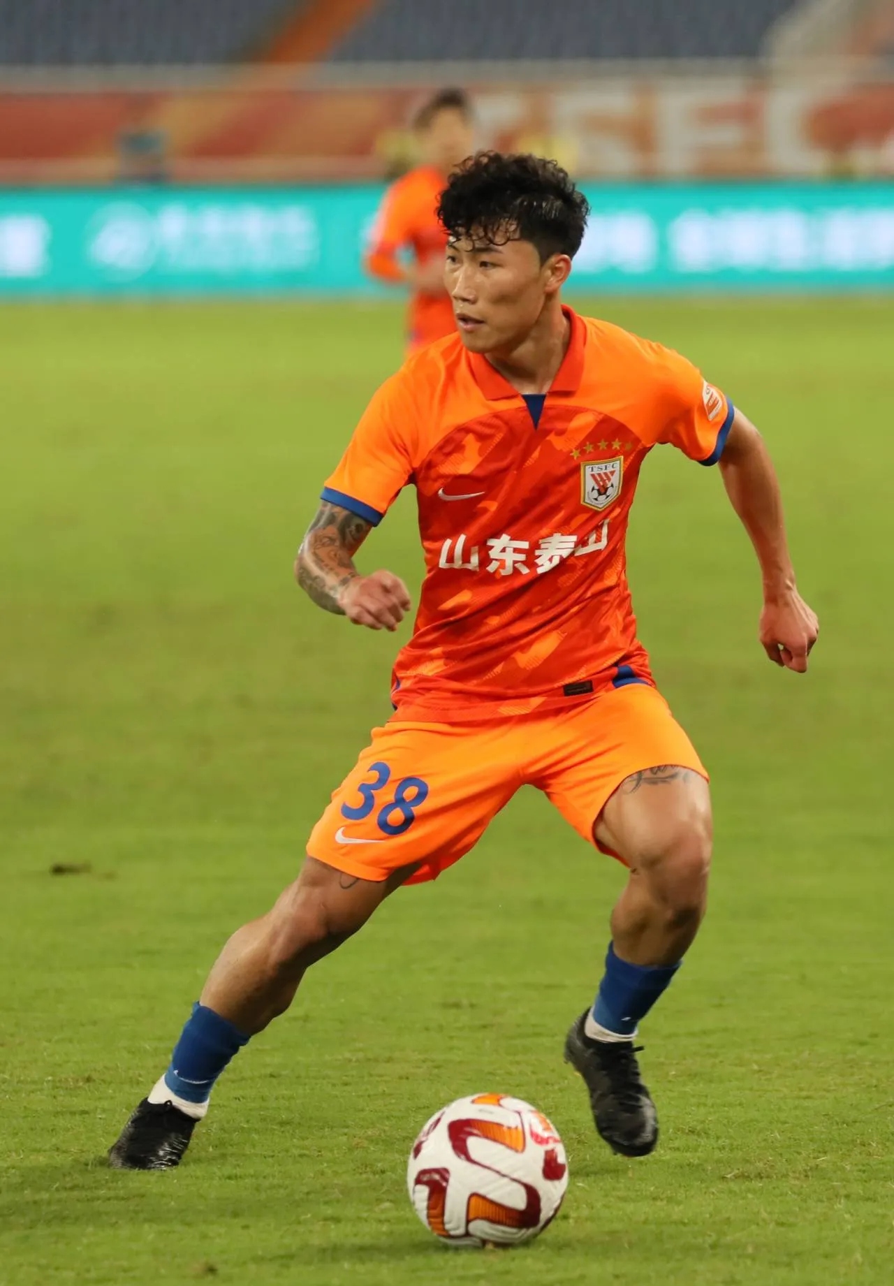 包含山东泰山发布备战花絮；国际比赛日远射贴柱；全明星赛任务艰巨；纪律约束更严格的词条