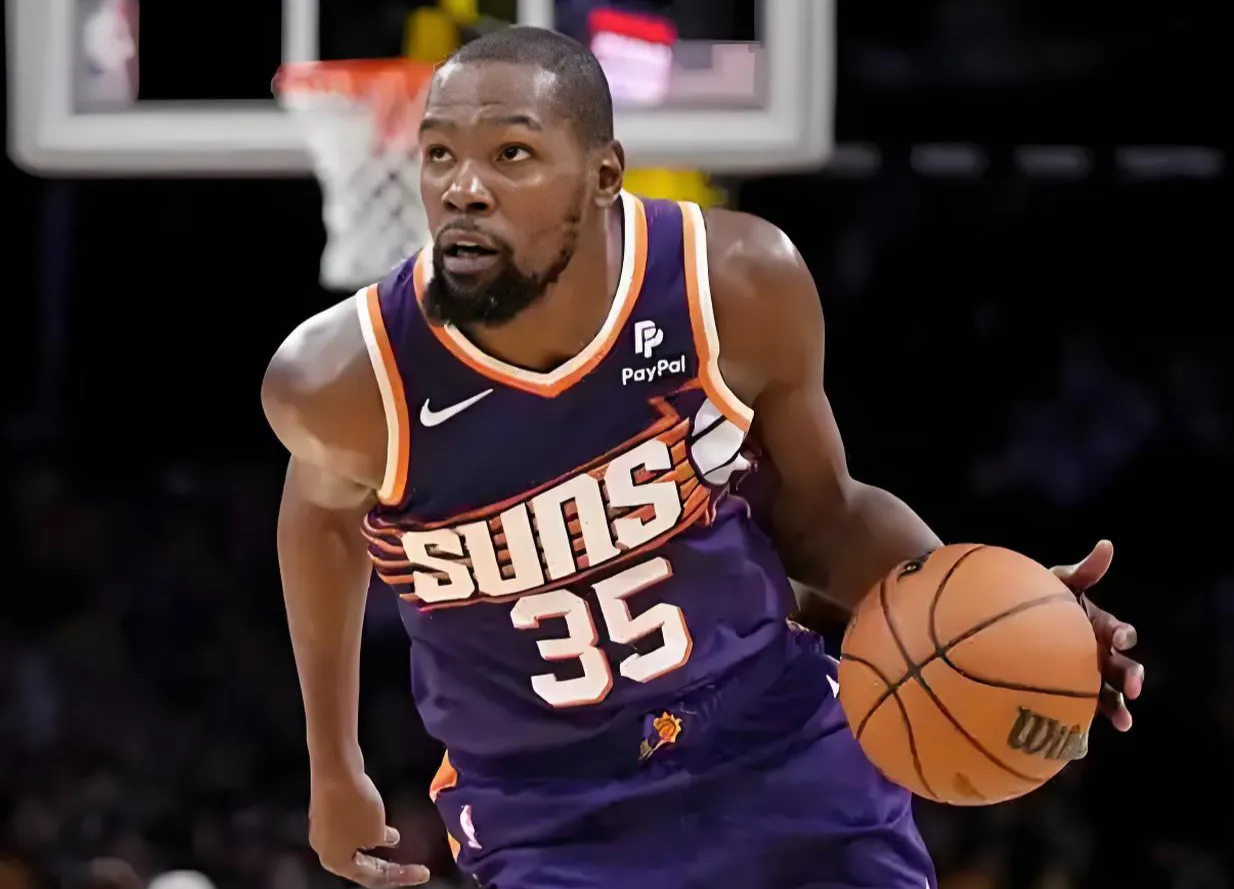 菲尼克斯太阳训练开放日，国际比赛日临场应变引欢呼，荷甲在即，年轻球员得到机会 