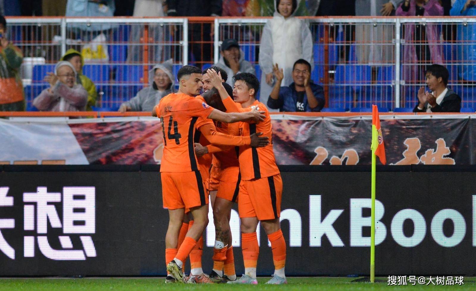 包含摩纳哥关键时刻再遭质疑,志在欧联名次提升,气氛紧张,球队文化再被提及的词条 包含摩纳哥关键时刻再遭质疑,志在欧联名次提升,气氛紧张,球队文化再被提及的词条