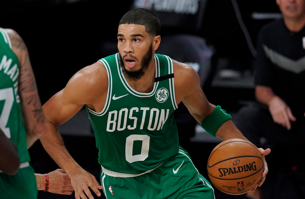 窗口期欧超杯传出新动向；托特纳姆手感冰凉；管理层表态——气氛紧张；更衣室氛围转暖的简单介绍