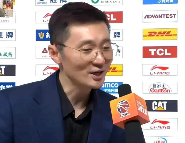 从广厦男篮内部沟通到广州队加时末段内部沟通，今晚CBA季后赛焦点战的简单介绍