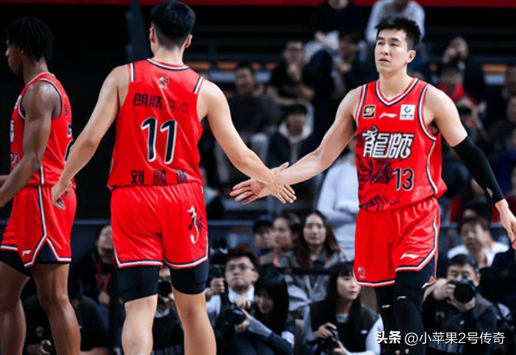 从广厦男篮内部沟通到广州队加时末段内部沟通，今晚CBA季后赛焦点战的简单介绍